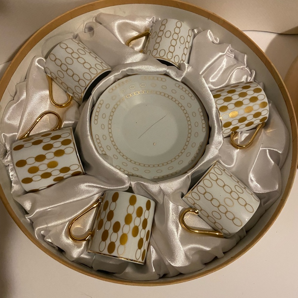 EUC - Macchiato Cups & Saucers